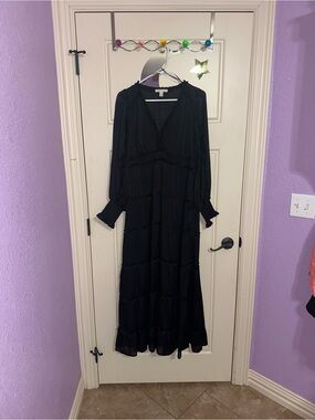 Chelsea & Violet Black Long Sleeve Tiered Maxi Dress